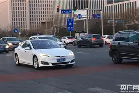 特斯拉Model 3被指“充不满电”“掉电快”，是何原因？图片