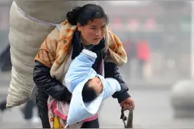 11年前那位感动中国的“春运母亲”，找到了图片