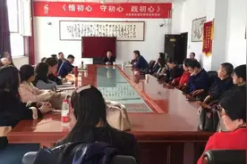 忻州五中召开新学期初三年级工作会议图片