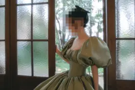 女星束腰进骨科：追求畸形“瘦感”无异现代版裹足图片