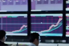 中国财富报道|基金“抄底”资金来了：暴跌中狂买120亿元ETF，建仓这些品种视频封面