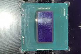 英特尔酷睿i7-11700K被开盖，核心面积惊人图片