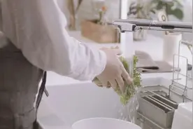 到底哪种厨房水槽最好用？这份水槽挑选安装攻略一定要看图片
