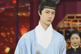 王一博回归《天天向上》再现古装造型：“没想到出去一趟回来还要粘头套！”图片