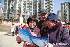 世界水日｜73岁烟台大娘：一年水费200元，看不得浪费一滴水图片