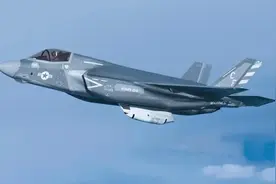 狠起来连自己都打？美军F-35战机机炮开火却打伤自己图片