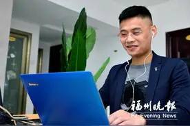 网络哄睡师：给人深夜里的温暖图片