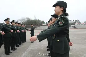 直招军官！50多名博士参军入伍图片