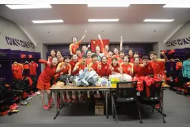 刚打进奥运会的中国女足，队长吴海燕是杭州人，毕业于杭州保俶塔实验学校图片