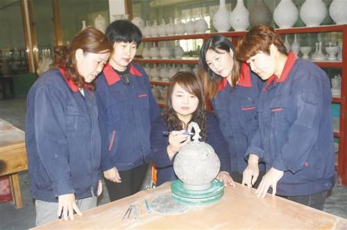 半生无悔陶艺路 泥火淬炼夺天工