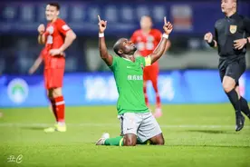 半场-阿奇姆彭建功张鹭出击失误送空门 深圳暂1-1河南图片