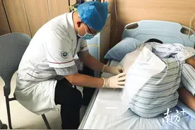 深圳20岁女孩突然半边瘫，竟是脑子被虫吃了？图片
