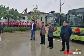 方便了！73路公交开通试运行图片