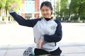 “无腿女孩”获才艺大赛冠军：要做生活刀尖上舞蹈的舞者图片