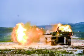 火炎焱燚！超近距离感受“战争之神”的威力图片