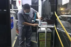 佛山公交防疫神器自动测温仪上线！带语音播报，提升上车效率图片