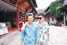 重庆95后小伙卖房带爸爸自驾环游全国图片