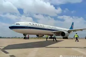 新一批柬政府商业采购400万剂中国疫苗运抵金边国际机场图片