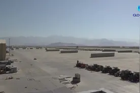 全球连线 | 美军“开溜”，留下成堆垃圾和这些烂摊子......图片