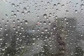 热了一天的郑州终于下了，天雷滚滚、瓢泼大雨图片
