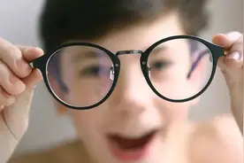 近视可以治愈吗？得了近视怎么办？听听专家怎么说图片