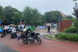 回龙观多个小区封闭管理，连夜进行核酸检测图片