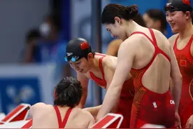 中国力量！拼了！女子4×200米自由泳接力破世界纪录夺金图片