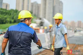 “趁热打铁”忙修路 国道G348丹桂互通立交项目建设与时间赛跑图片