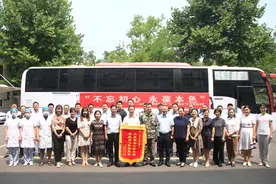 争当热血先锋！省委军民融合办举行“为八一献礼”无偿献血活动图片