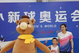 ​我和爸爸合作的一场羽毛球比赛图片
