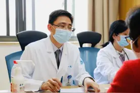 丈夫崩溃！浙江数学女老师突然被迫离开讲台！医生：有人37岁就成了这样……图片