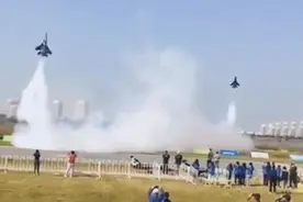 “歼-20亮相珠海”视频疯传，“眼尖”网友：一看就不对劲图片