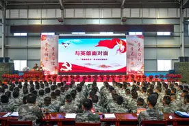 “英雄坦克手”回到老连队图片