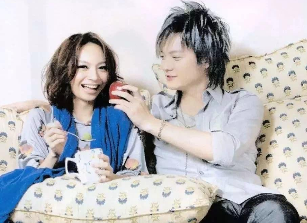 飞儿乐队主唱詹雯婷为什么换掉 飞儿乐队主唱詹雯婷什么时候换掉