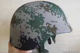 中国QGF02型军用头盔，这质感不愧是子弟兵专属图片