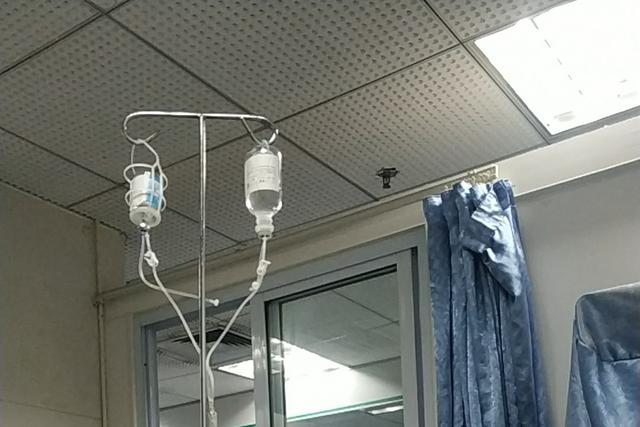 酒精能当液体输入身体里面吗？村医里的荒唐事