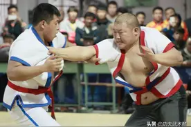 中国式摔跤基本姿势与基本步法图片