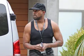 比伯，jennie 上脚全新YEEZY，亲身示范“无效穿搭”图片