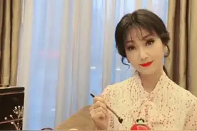 赵雅芝发动态庆68岁生日，穿热裤露长腿显性感，保养超好无皱纹图片