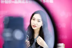 揭秘90后美女主播的工作日常图片