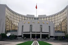 央行放大招！信用卡这一利率正式放开，互联网巨头们的"花呗"、"借呗"要颤抖了…图片