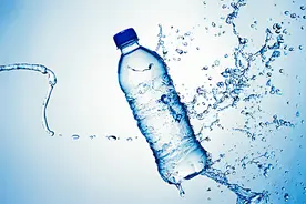为什么你连一瓶水都不能带上飞机？背后有个惊心动魄的故事图片