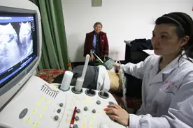 心脏不舒服，是心电图好？还是心脏彩超好？心血管专家权威建议图片