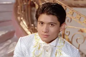 经典电影《灰姑娘》里的王子保罗·蒙塔班，48岁几乎冻龄图片