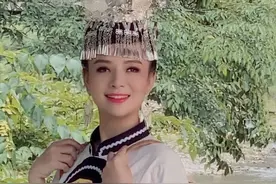 星光大道冠军盲女歌手刘赛：上天夺走她的眼睛，夺不走她一身才华图片