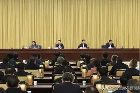 市委召开全市干部大会 宣布乌兰察布市委主要领导调整的决定 孙福龙隋维钧讲话 奇飞云主持图片