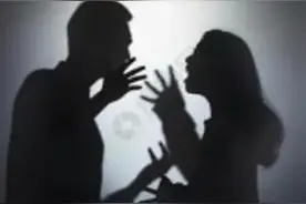 男朋友家很穷，自己无房有车贷，彩礼也是借的，该结婚吗？图片