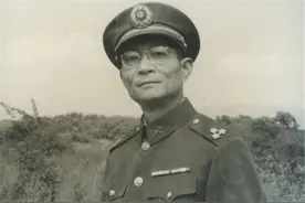 老艺术家陈述，76岁再婚，娇妻小他30岁，去世后子女同继母撕破脸图片