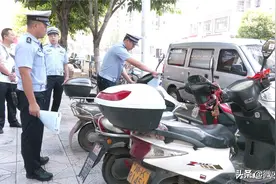 还路于民，内江交警集中整治车辆乱停乱放图片