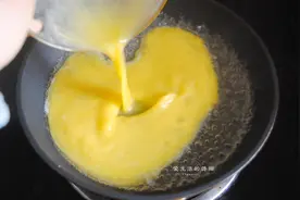 我家的鸡蛋从不用油煎，这样炒，嫩口还低脂肪，怎么吃都不胖图片
